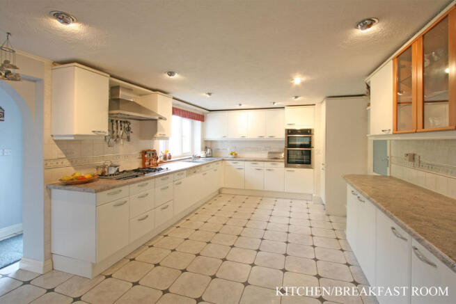prop1669kitchenW.jpg