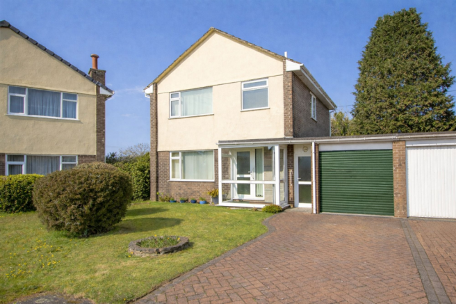 3-bed detached on Barons Road, Dousland, PL20, £335,000