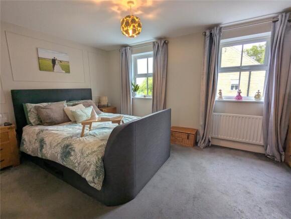4 bed Semi-Detached for sale Image 10