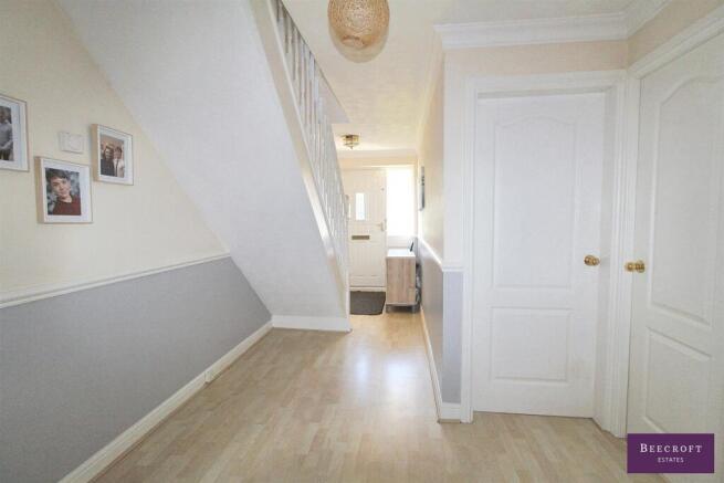6 bed Detached for sale Image 7