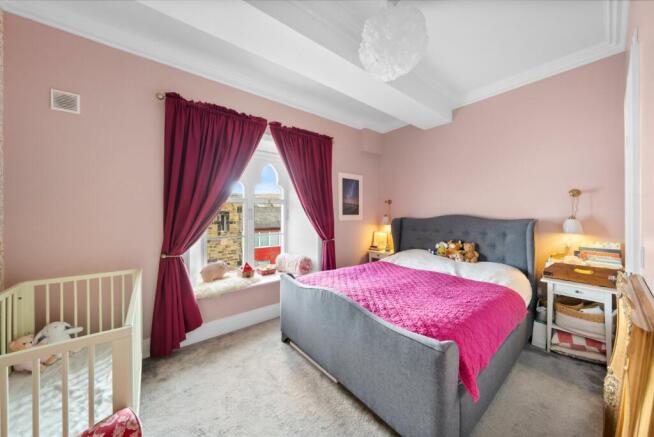 3 bed House for sale Image 10