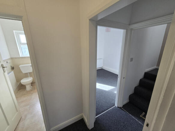 3 bed Terraced to rent Image 7