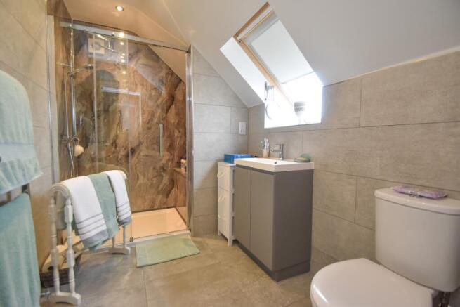 en-suite shower room