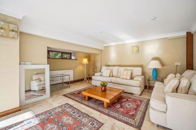 4 bed Detached for sale Image 12
