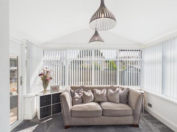 4 bed Detached for sale Image 9