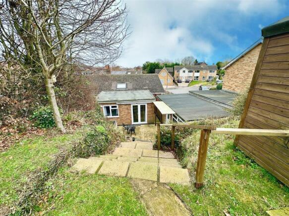 steps down to lower patio.jpg