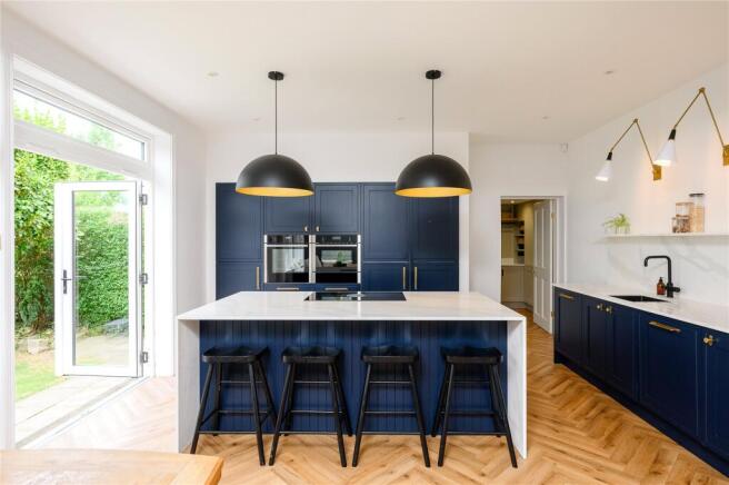 4 bed Semi-Detached for sale Image 7