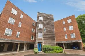 5, Langdon House, Furze Court, Exeter EX4 1FH