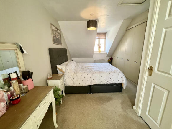 3 bed Town House to rent Image 9