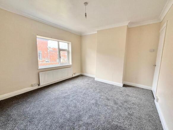 2 bed End of Terrace to rent Image 7