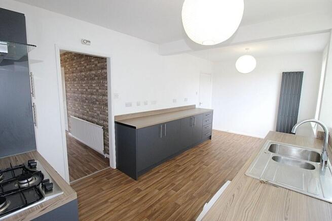 3 bed Semi-Detached for sale Image 6