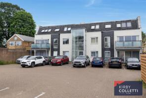 11, Chapman Courtyard, Turners Hill, Waltham Cross EN8 9FD