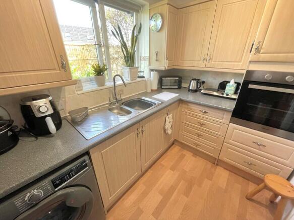 6 Chestnut Court ...