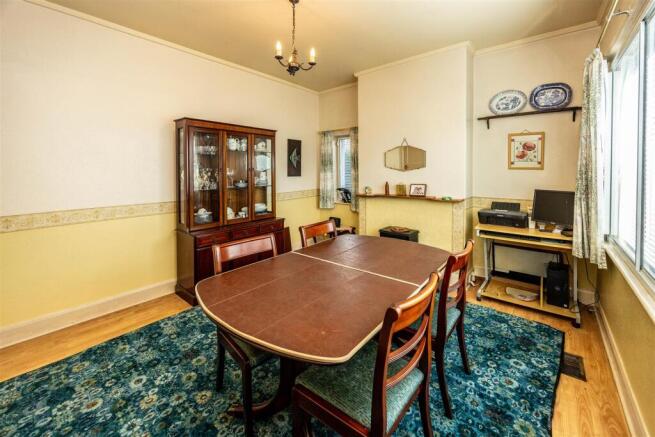 4 bed Detached Bungalow for sale Image 9