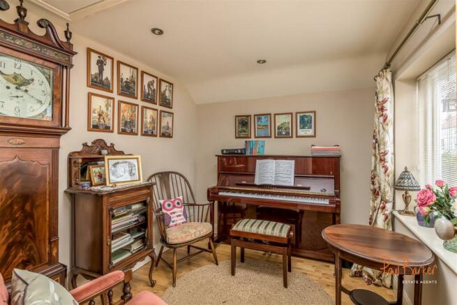 230322 - 82 Prospect Road - 11 [WM].jpg