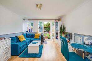 18, Semple Gardens, Chatham ME4 6QD