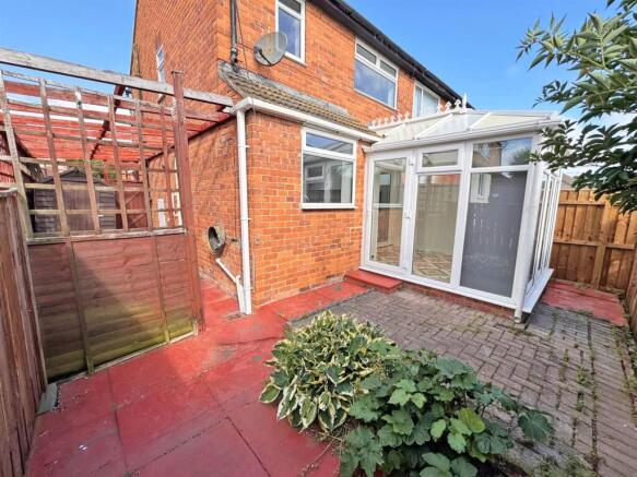 3 bed House to rent Image 12