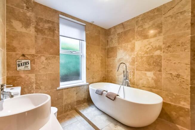 2 bed Flat to rent Image 12