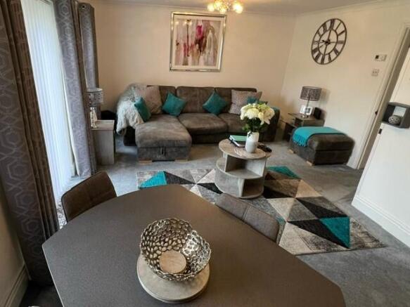 Lounge/Dining Room