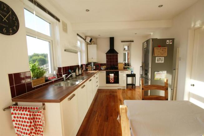 Kitchen 1.JPG