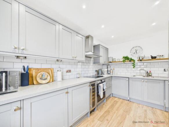 3 bed Terraced for sale Image 12