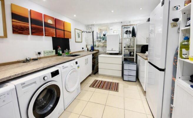 5 bed Terraced for sale Image 7
