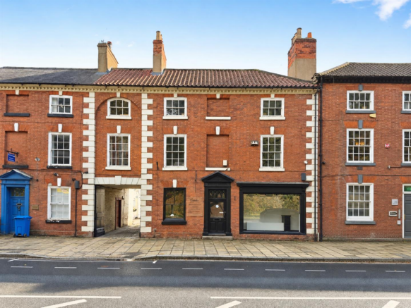 5-bed terraced on South Parade, Bawtry, Doncaster, £700,000