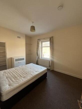 2 bed Terraced to rent Image 4