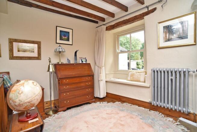 4 bed Semi-Detached for sale Image 8