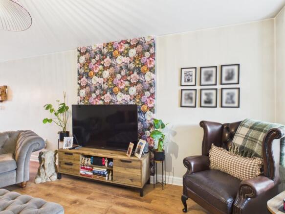 CAM03729G0-PR0244-STILL002