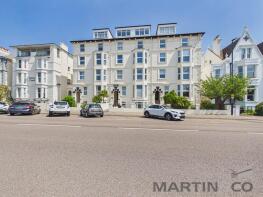 18, 44 Balmoral Court, Clarence Parade, Southsea PO5 2ES