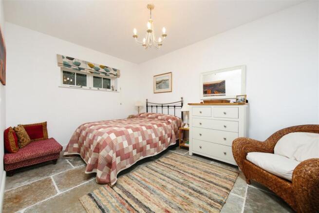 Bed1.jpg