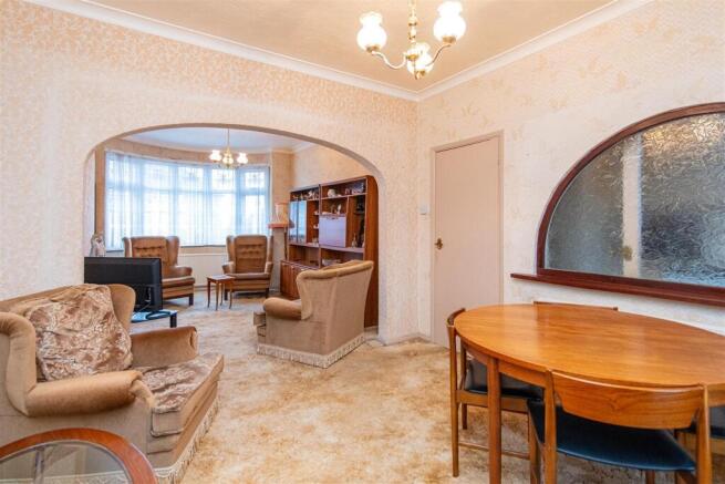 3 bed semi detached_Third Avenue NN8_dining room_