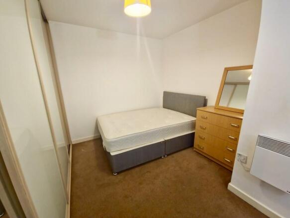 1 bed Apartment to rent Image 5
