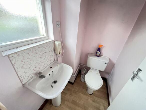 studio cloakroom.JPG