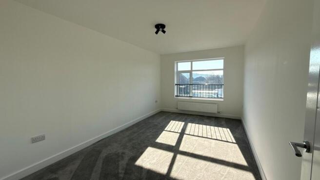 1 bed Apartment to rent Image 2