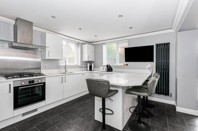 4 bed Detached for sale Image 5