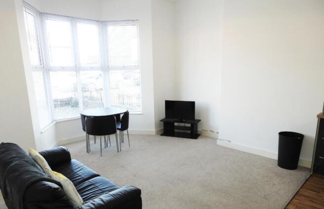 5 bed Block of Apartments for sale Image 7