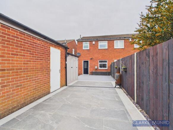 3 bed Semi-Detached for sale Image 12