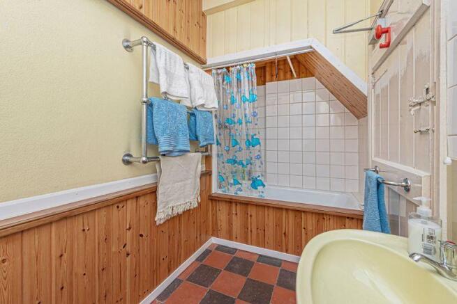 BATHROOM (COTT...
