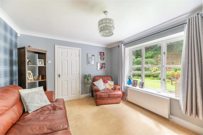 5 bed Detached for sale Image 7