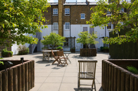 Putney High Street, London