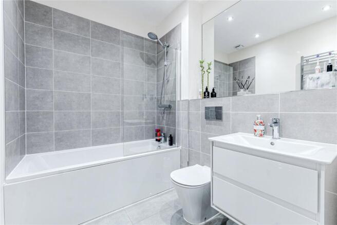 2 bed Apartment for sale Image 7