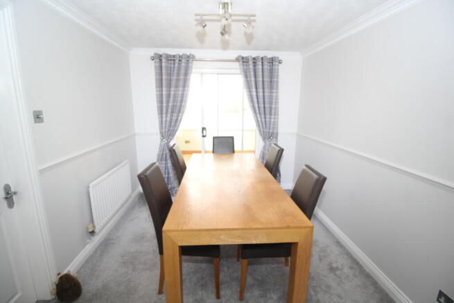 4 bed Detached for sale Image 8