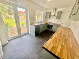 100, Southwold Drive, Nottingham NG8 1PD