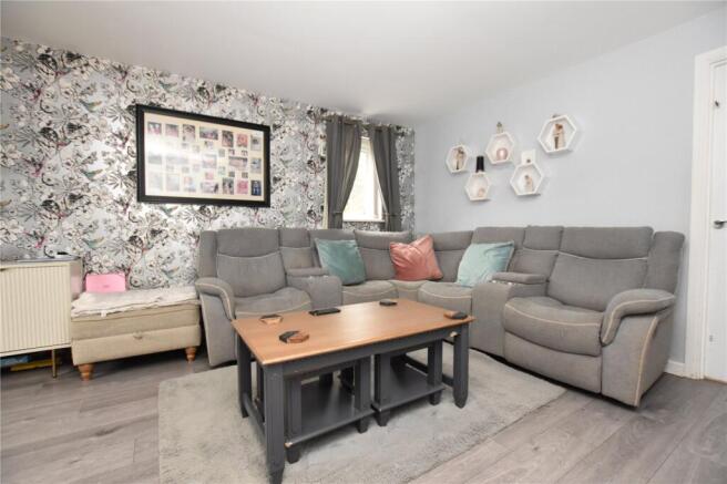 3 bed Semi-Detached for sale Image 12