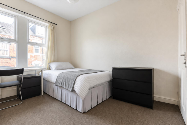 5 bed End of Terrace to rent Image 6