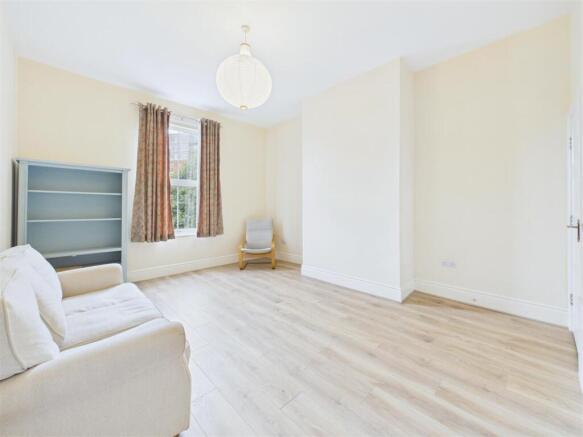 2 bed Duplex to rent Image 7