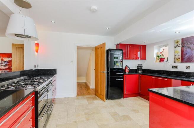 8306966-interior18.jpg