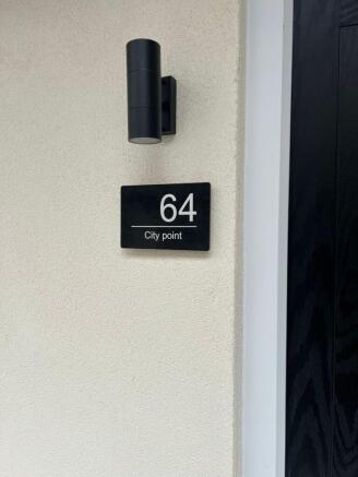 2 bed Apartment to rent Image 11
